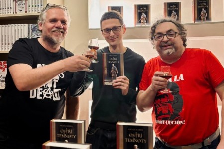 Proč Zdeněk Schreil vsadil na špiony místo klasických hrdinů?