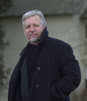 Dan Simmons